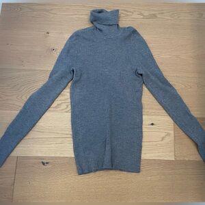 Everlane turtleneck sweater